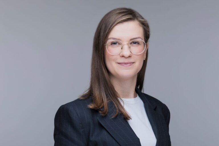 Porträtfoto von Mag. Natalia Oltsuzyk